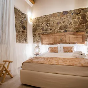 https://moons-tower-suiterooms.in-sardinia.net